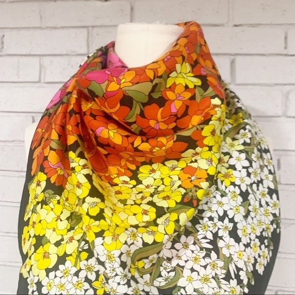 Gucci Silk Degrade Black Multicolor Floral Square Scarf - Picture 2 of 15